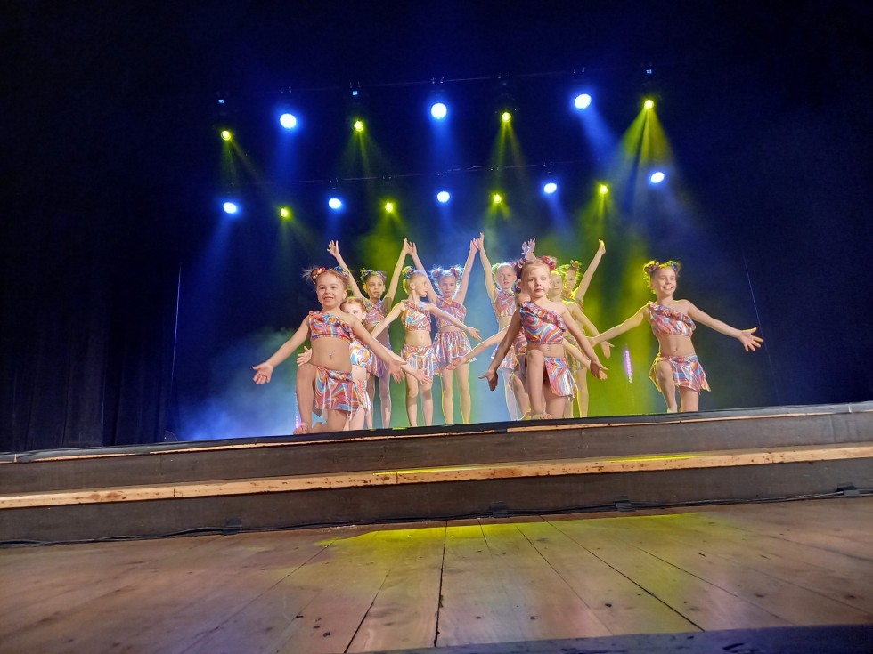 Malbork. Sukces zespołu Bursztynki na Mazurskich Transformacjach Tanecznych.