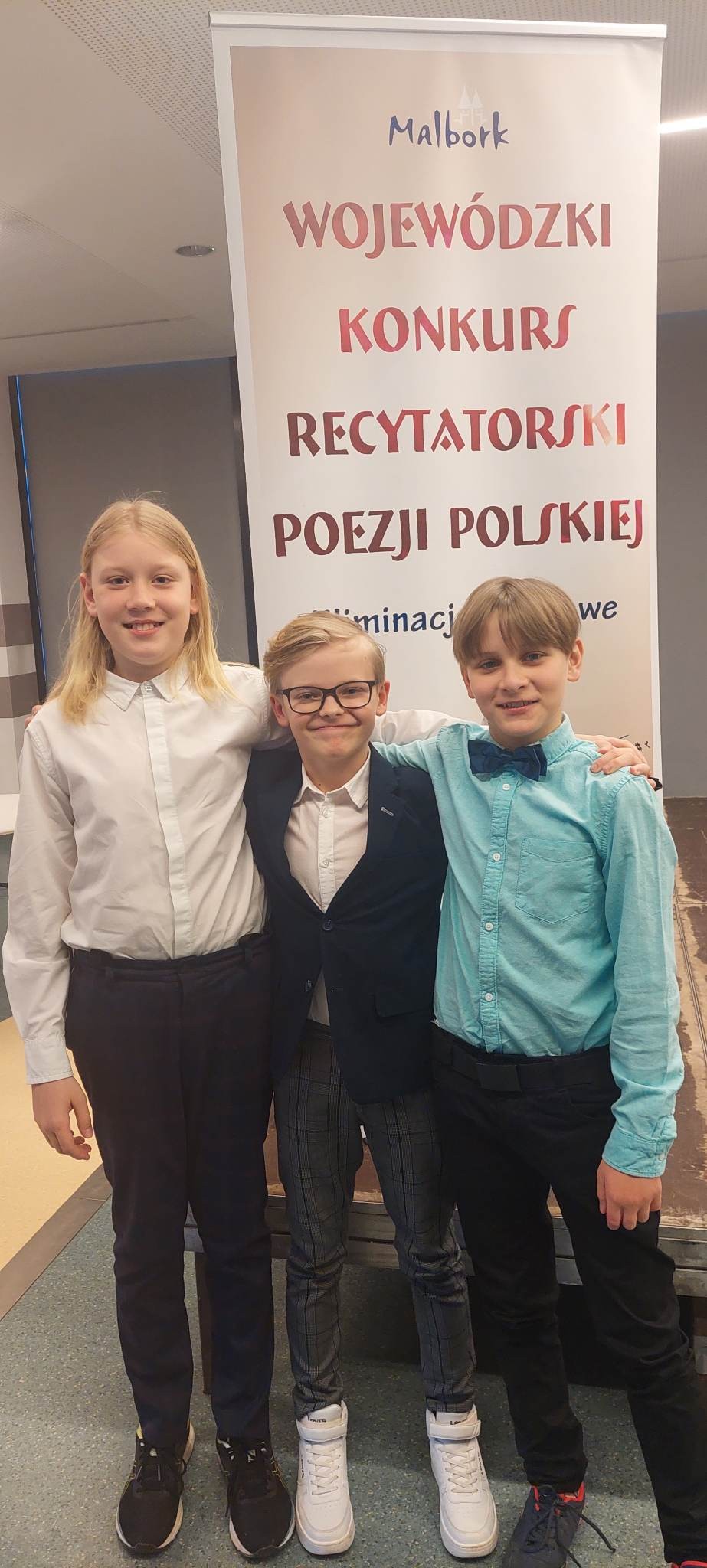 Gmina Malbork. Wyróżnienia uczniów SP podczas Konkursu Recytatorskiego Poezji Polskiej.