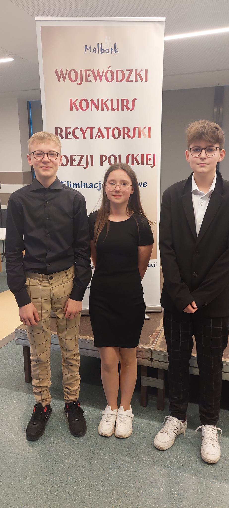 Gmina Malbork. Wyróżnienia uczniów SP podczas Konkursu Recytatorskiego Poezji Polskiej.