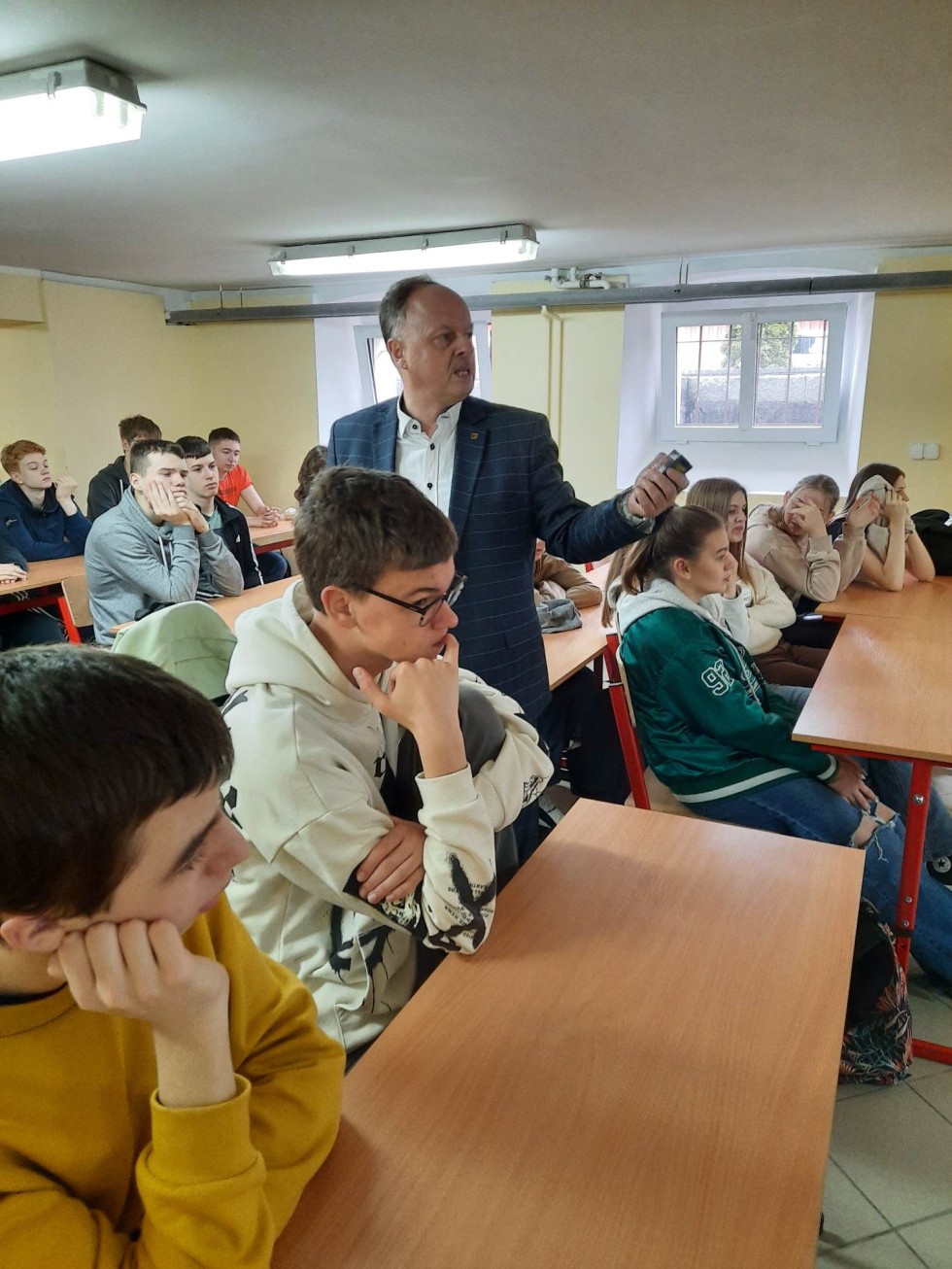 Malbork. Uczniowie II LO na lekcji samorządności.