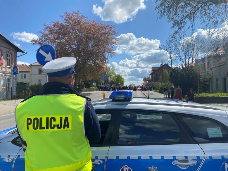 Sztum. Policjanci uczestniczyli w obchodach rocznicy uchwalenia Konstytucji Trzeciego Maja.
