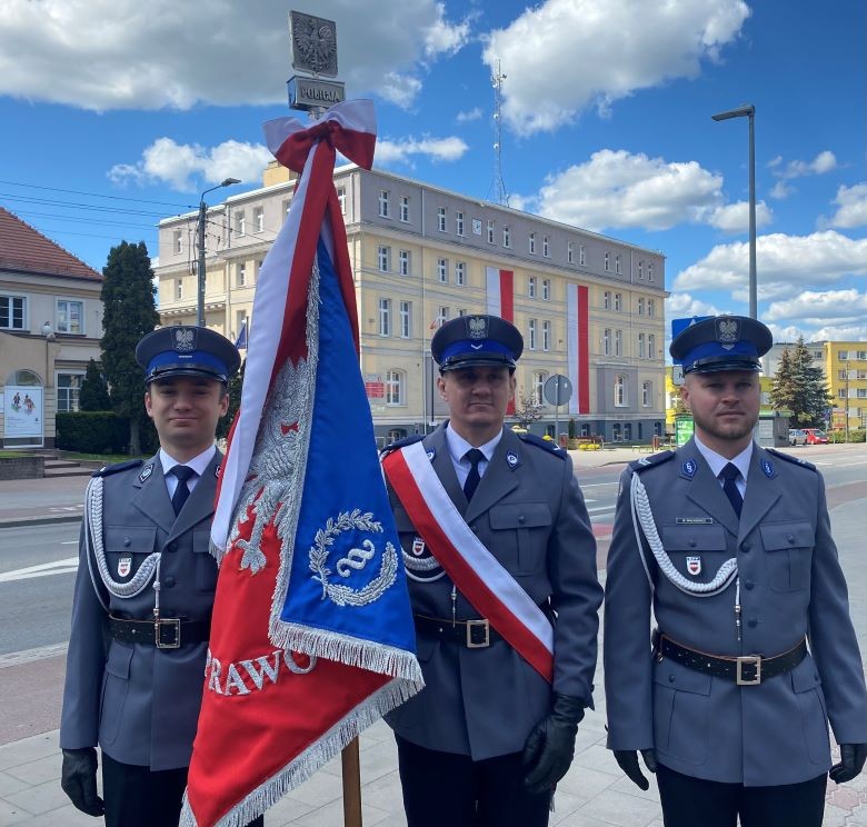 Sztum. Policjanci uczestniczyli w obchodach rocznicy uchwalenia Konstytucji Trzeciego Maja.