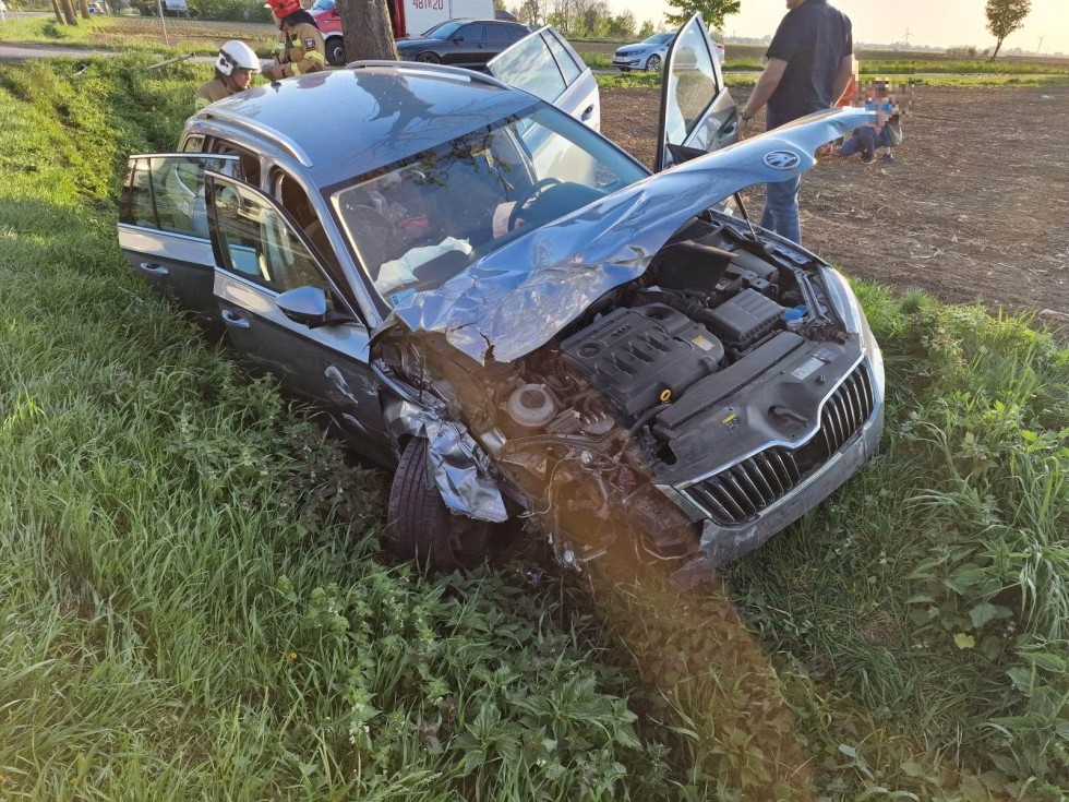 DK55. Jedna osoba ranna w zderzeniu dwóch osobówek w Chlebówce.