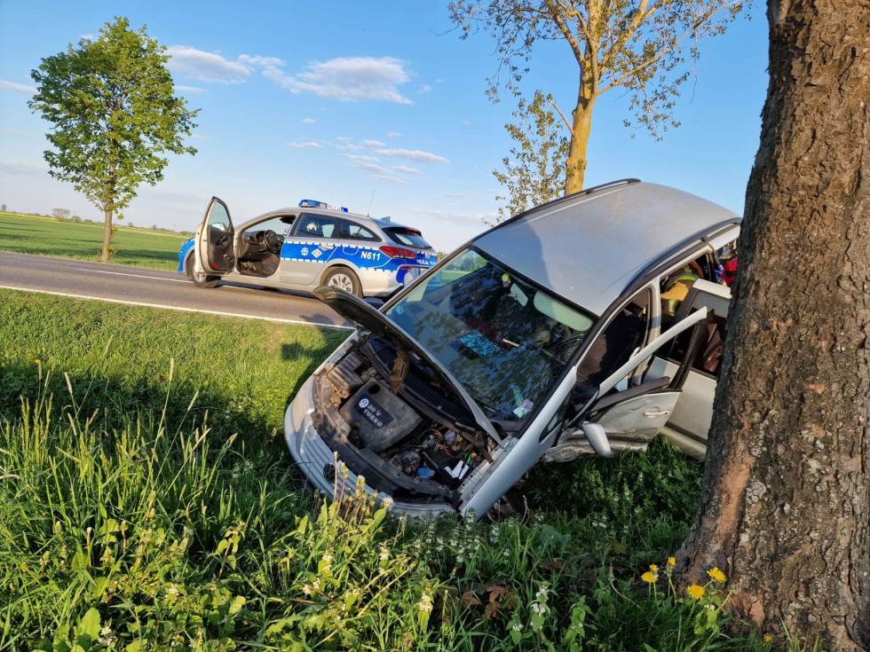 DK55. Jedna osoba ranna w zderzeniu dwóch osobówek w Chlebówce.