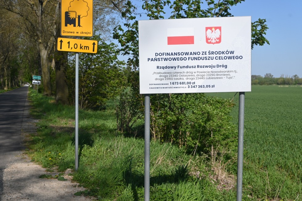Powiat nowodworski. Końcowy odbiór przebudowanej drogi w Broniewie.