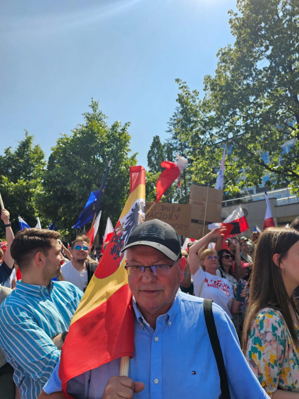 Tłumy na ulicach w Warszawie - Malbork na Wielkim Marszu w stolicy!