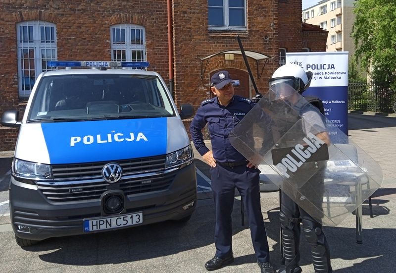 Malbork. Promocja zawodu policjanta na Akademickim Festiwalu Nauki.