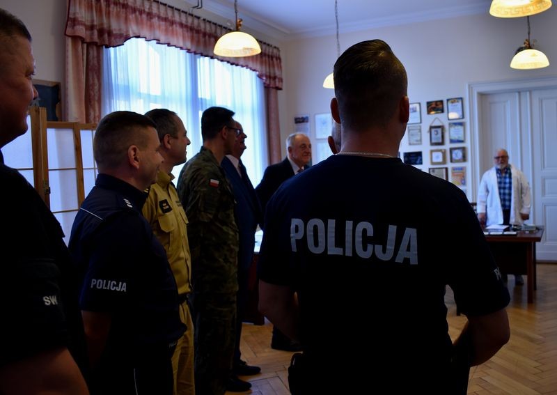 Malbork. Policjanci zachęcają do wstąpienia w ich szeregi.