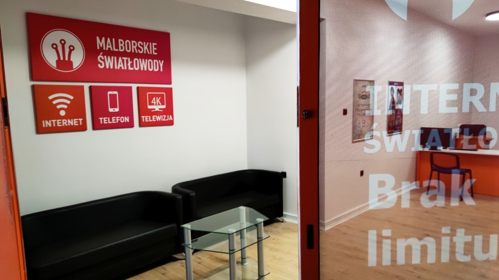 Malborskie Światłowody mają nowe biuro. Postaw na nas - lokalnego dostawcę nielimitowanego internetu światłowodowego, telewizji i telefonu i ciesz się korzyściami dla Ciebie i Twojego regionu! Zobacz wideo!