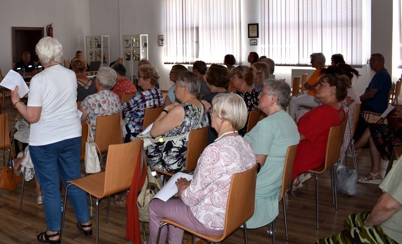 Malbork. Debata ewaluacyjna o bezpieczeństwie seniorów.