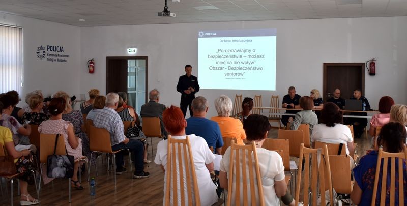 Malbork. Debata ewaluacyjna o bezpieczeństwie seniorów.