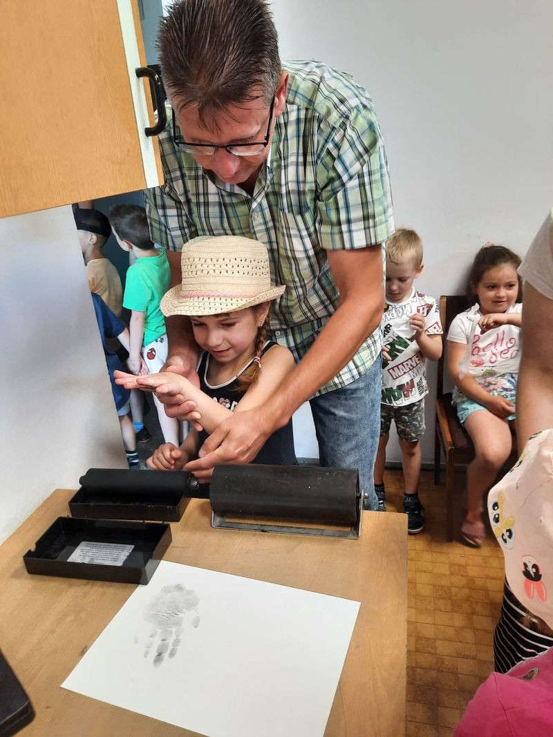 Malbork. Przedszkolaki z odwiedzinami w Komendzie Powiatowej Policji.