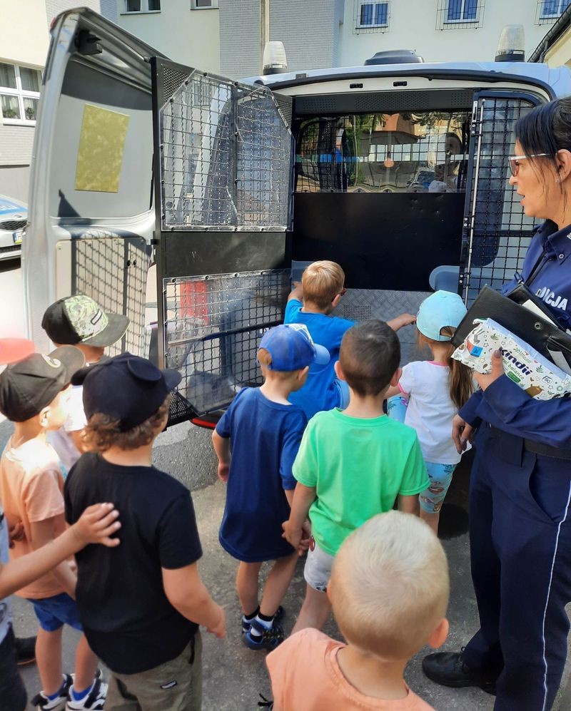 Malbork. Przedszkolaki z odwiedzinami w Komendzie Powiatowej Policji.