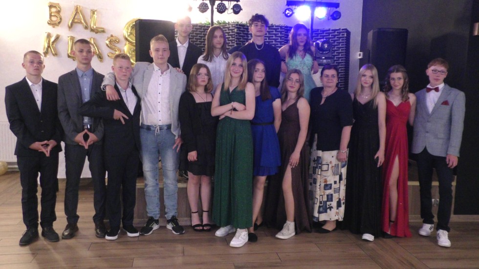 Malbork. Bal ósmych klas Szkoły Podstawowej nr 9. Zobacz wideo i zdjęcia!