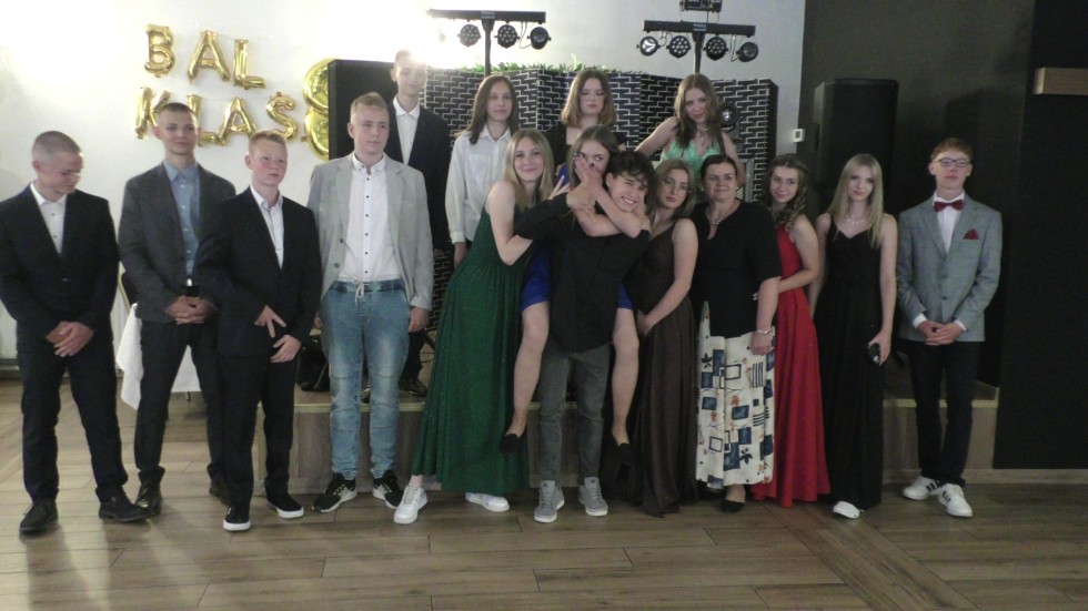 Malbork. Bal ósmych klas Szkoły Podstawowej nr 9. Zobacz wideo i zdjęcia!