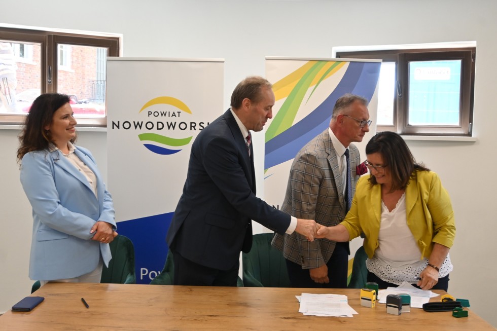 Nowy Dwór Gdański. Wkrótce przebudowa drogi powiatowej w Lubieszewie – podpisano umowę.