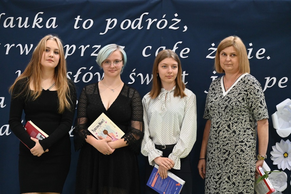 Zakończenie roku szkolnego i stypendia Starosty Nowodworskiego.