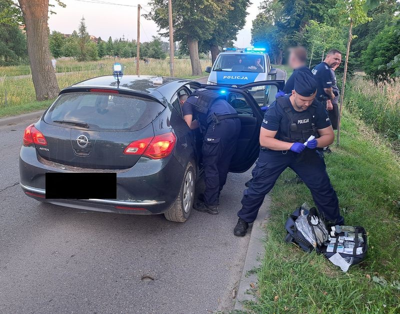 Malbork. Chciał odebrać sobie życie – uratowali go policjanci.
