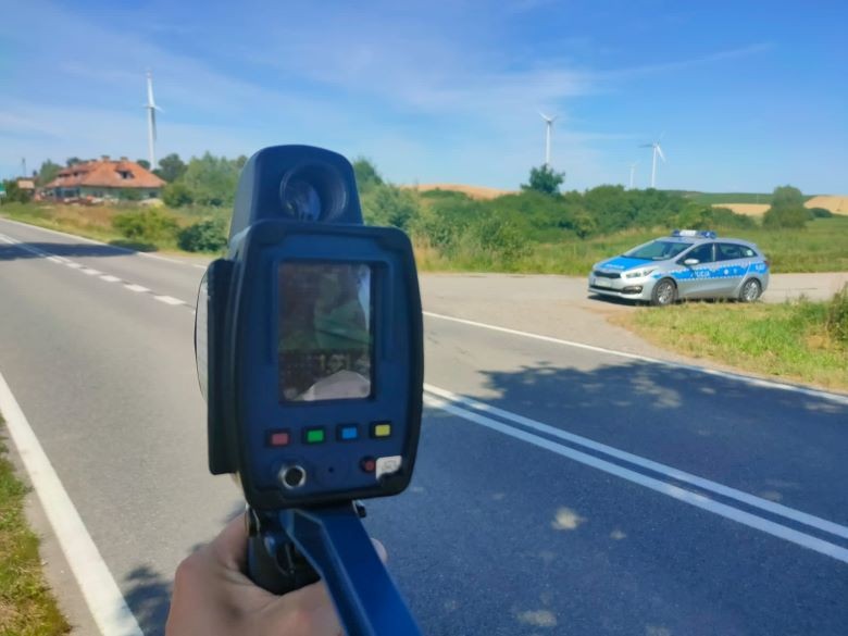 Powiat sztumski. W terenie zabudowanym jechał 144 km/h – stracił prawo jazdy.