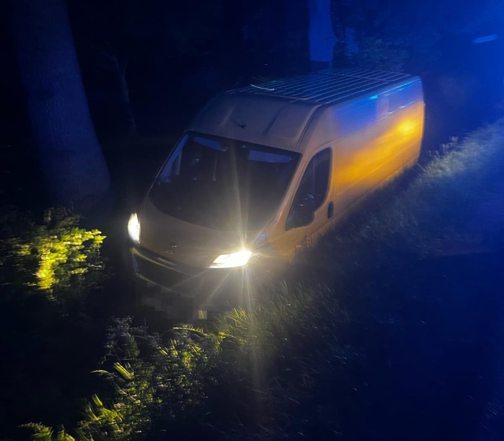 Nowy Dwór Gdański. Okradli salon gier i uciekali przed policją.