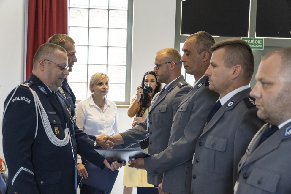 Nowy Dwór Gdański. Święto Policji – odznaczenia i awanse służbowe.
