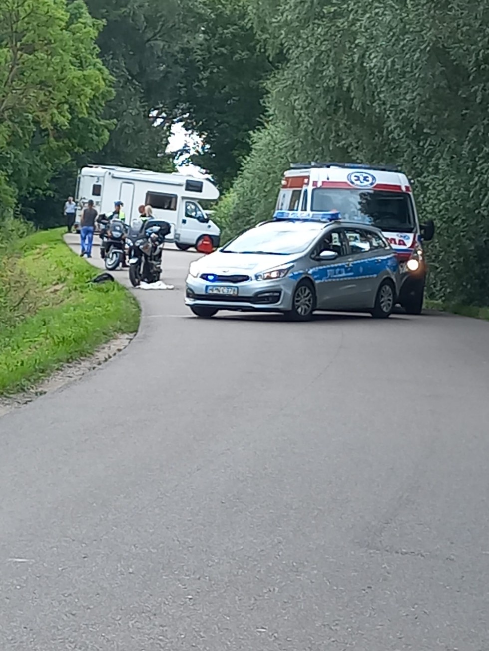 Sztutowo. Dwie osoby w szpitalu po wypadku z udziałem motocyklisty.