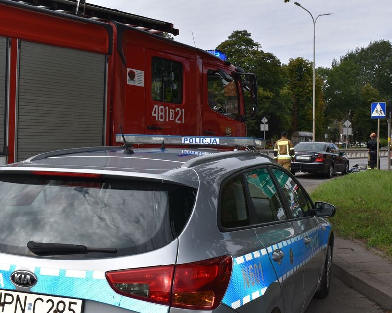 Malbork. Osobówka potrąciła rowerzystkę - kobieta trafiła do szpitala.