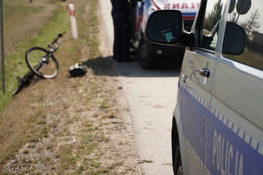 Powiat nowodworski. Policjanci zatrzymali nietrzeźwych rowerzystów i jadącego hulajnogą elektryczną – jeden z nich miał 2 promile alkoholu.
