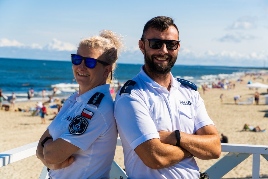 Powiat nowodworski. Policjanci z Krynicy Morskiej po raz kolejny wystąpili w znanym serialu dokumentalnym.