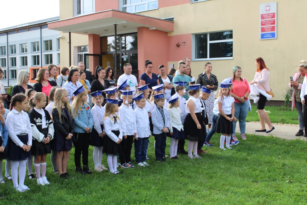 Miłoradz. Rozpoczęcie roku szkolnego i uroczyste ślubowanie pierwszoklasistów.