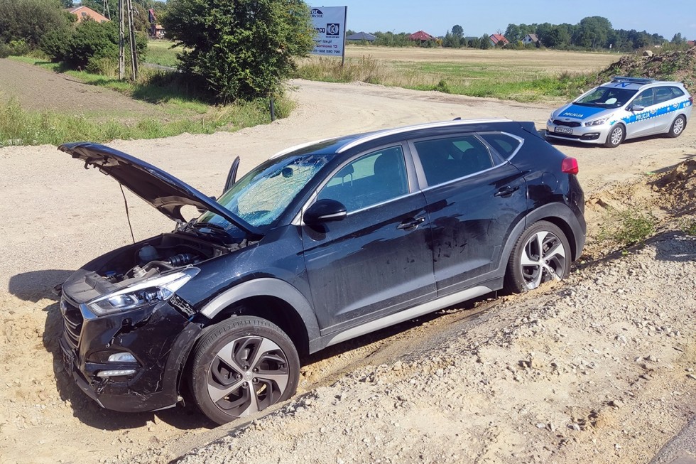 DK22. Zderzenie osobówki z motorowerem w Kończewicach – jedna osoba w szpitalu.