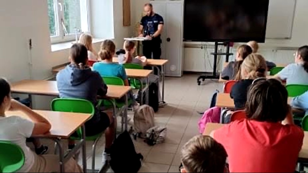 Powiat sztumski. Policjanci zachęcają do wstąpienia w ich szeregi.