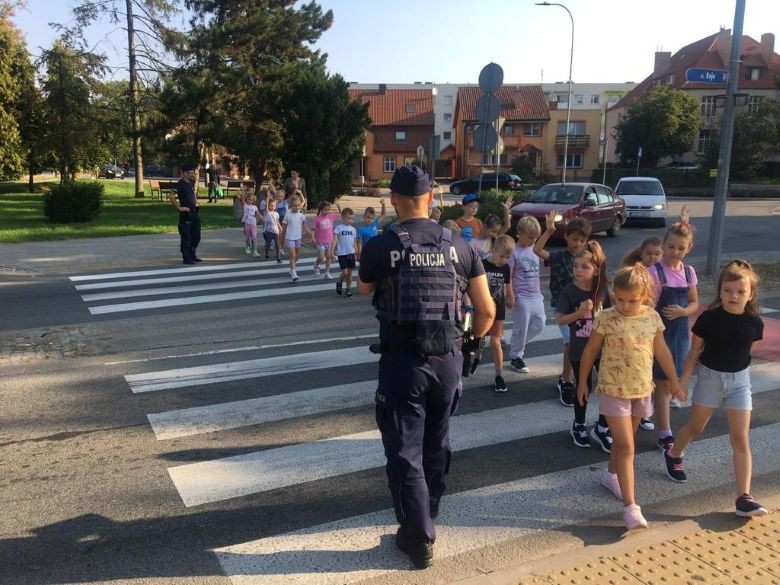 Sztum. Bezpieczna droga do i ze szkoły – spotkanie policjantów z uczniami.