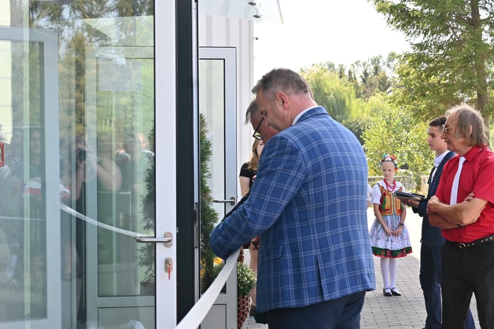 Powiat nowodworski. Uroczyste otwarcie hali sportowej w Drewnicy.