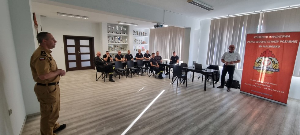 Malbork. Warsztaty dla strażaków z ratownictwa w transporcie kolejowym.