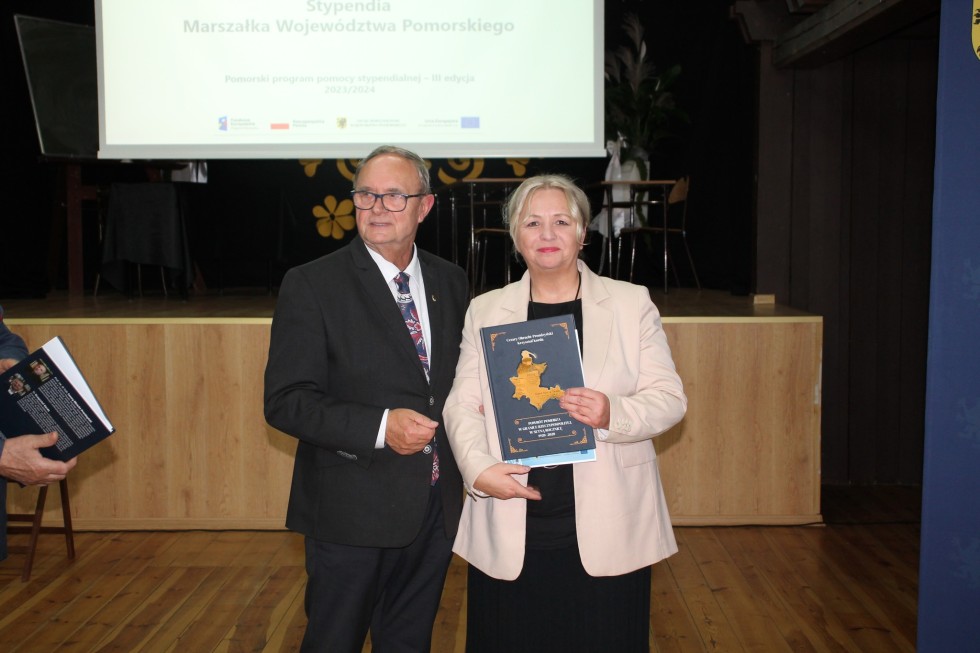 Powiat sztumski. Stypendia Marszałka Województwa Pomorskiego przyznane.