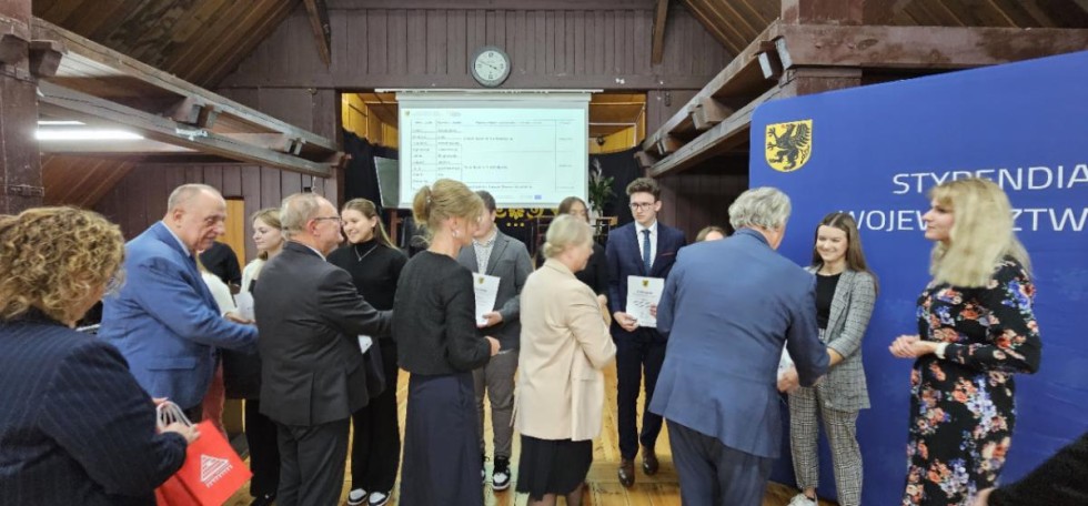 Nagrodzono najzdolniejszą młodzież z powiatu malborskiego.