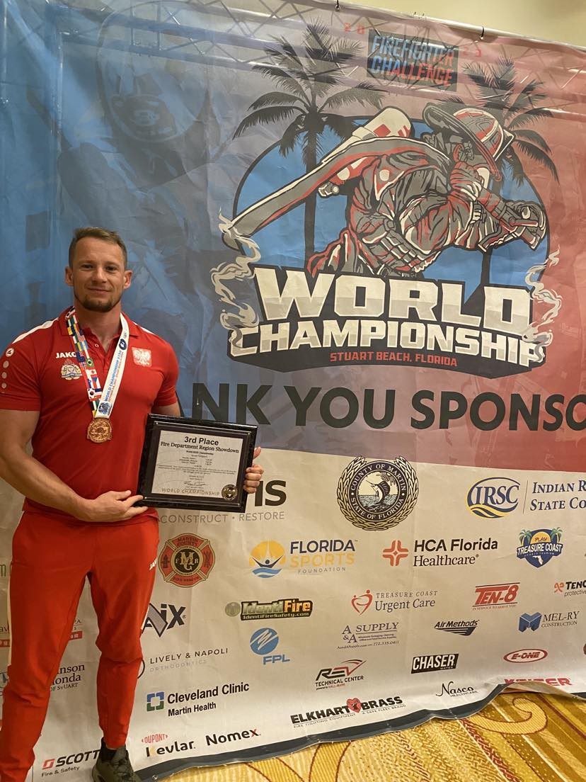 Strażak ze Sztumu brązowym medalistą Mistrzostw Świata Firefighter Challenge 2023.