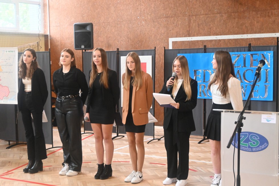 Nowy Dwór Gdański. Obchody Dnia Edukacji Narodowej.