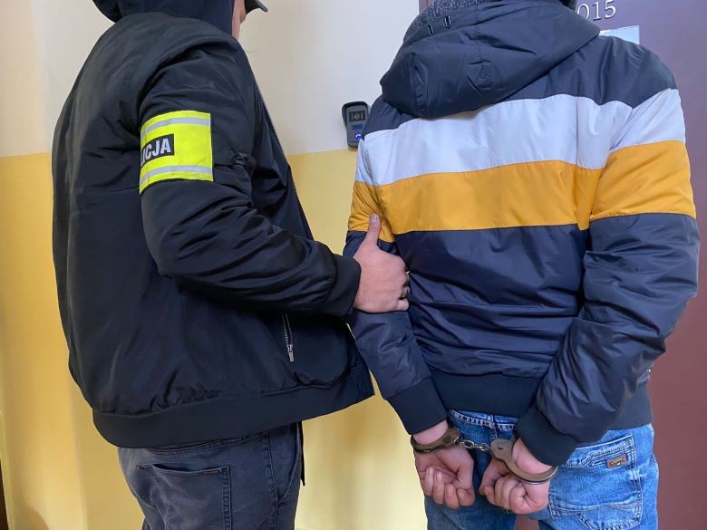 Powiat sztumski. Był zły i dlatego podpalił ładowarkę JBC w jednej z firm – mężczyźnie grozi do 5 lat więzienia.