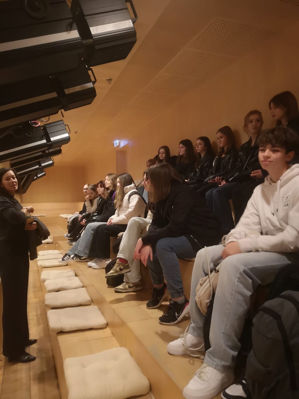 Malbork. Uczniowie II LO z wizytą w Teatrze Szekspirowskim.