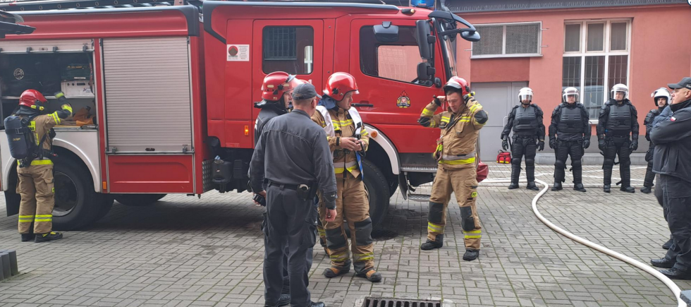 Malbork. Ucieczka osadzonego z zakładu karnego - ćwiczenia służb mundurowych.