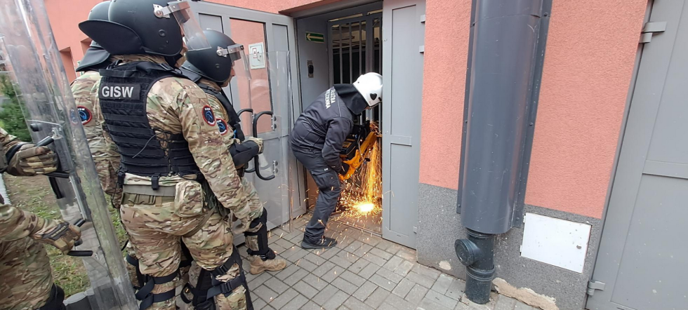 Malbork. Ucieczka osadzonego z zakładu karnego - ćwiczenia służb mundurowych.