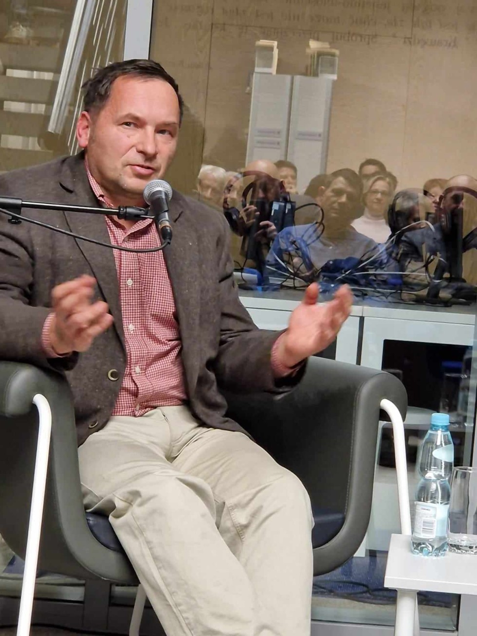 Sztum. Żywoty Zmarłych - spotkanie autorskie z Piotrem Podlewskim.