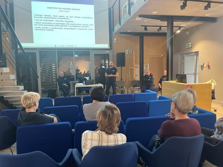 Powiat sztumski. Debata o bezpieczeństwie – spotkanie policjantów z seniorami.