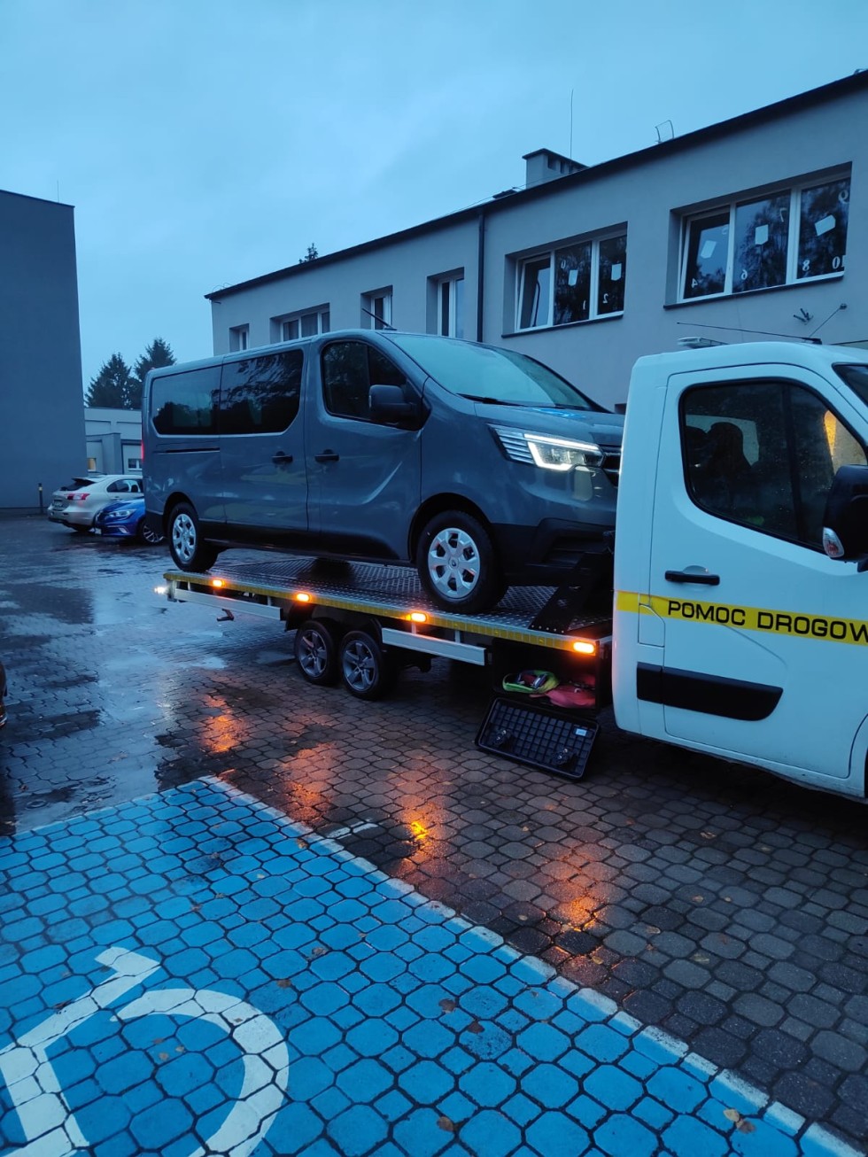 Nowy Dwór Gdański. Nowy nabytek SOSW – kilkuosobowy bus do przewozu niepełnosprawnych osób.