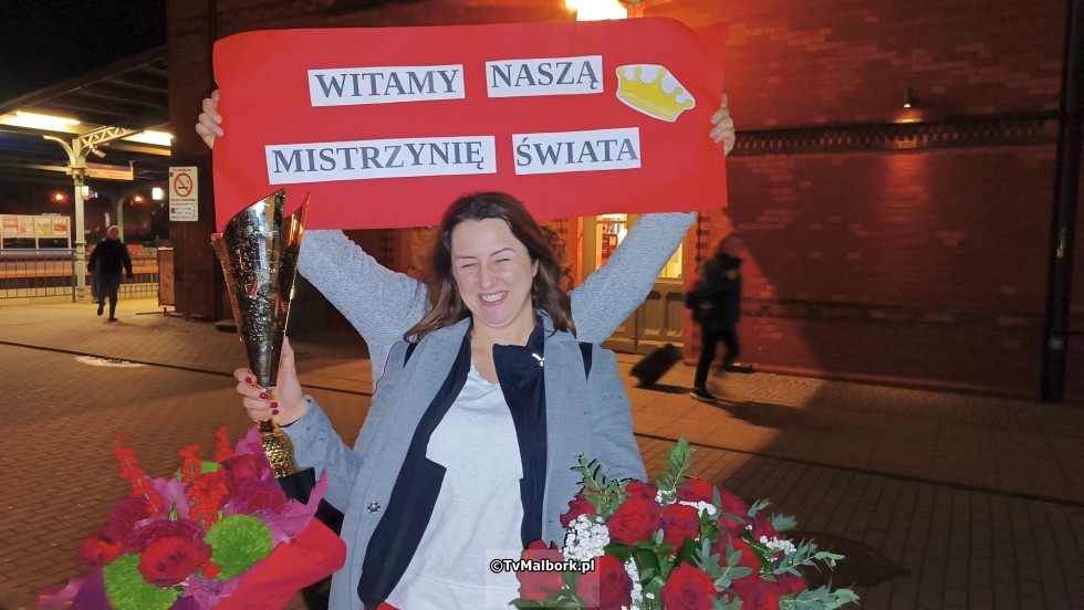 Malbork. Powitanie Karoliny Hajdukiewicz – Mistrzyni Świata we fryzjerstwie damskim.