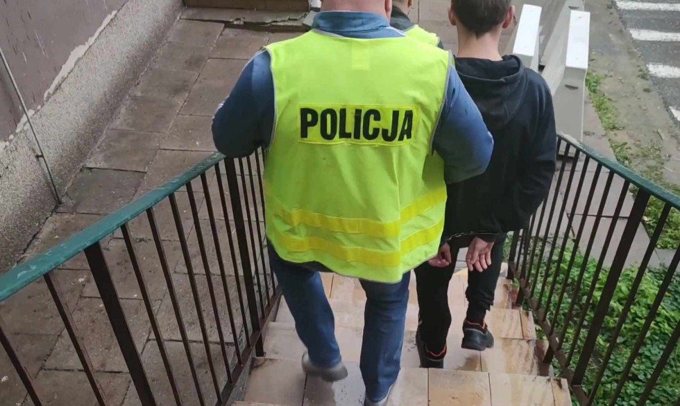 Plastikowym pistoletem chcieli sterroryzować obsługę restauracji w centrum Elbląga.