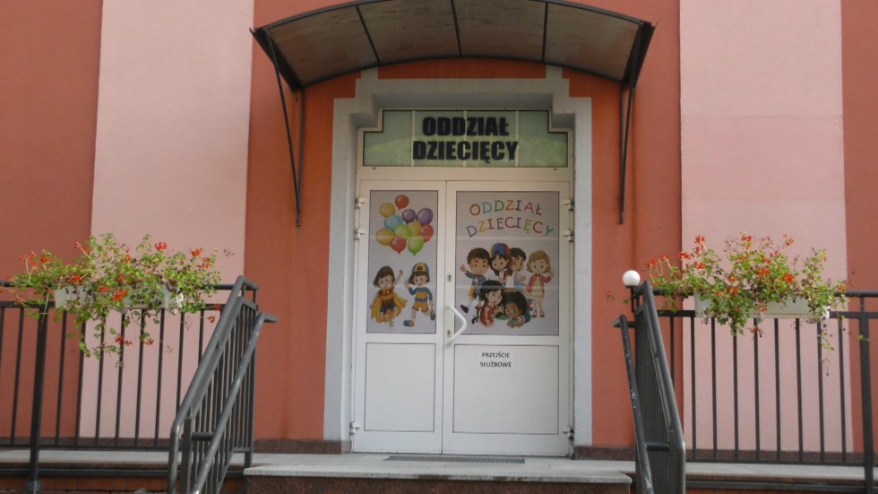 Aby rodzina mogła być razem – Fundacja Ronalda McDonalda przekazała łóżka dla oddziału dziecięcego szpitala w Malborku. [wideo i zdjęcia]