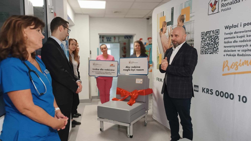 Aby rodzina mogła być razem – Fundacja Ronalda McDonalda przekazała łóżka dla oddziału dziecięcego szpitala w Malborku. [wideo i zdjęcia]
